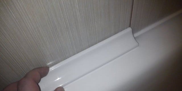 Бордюр на ванну керамический, белый, 20 х 3.5 см